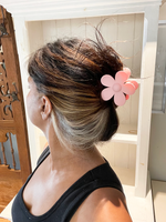 Daisy Hair Claw - Pastel Pink